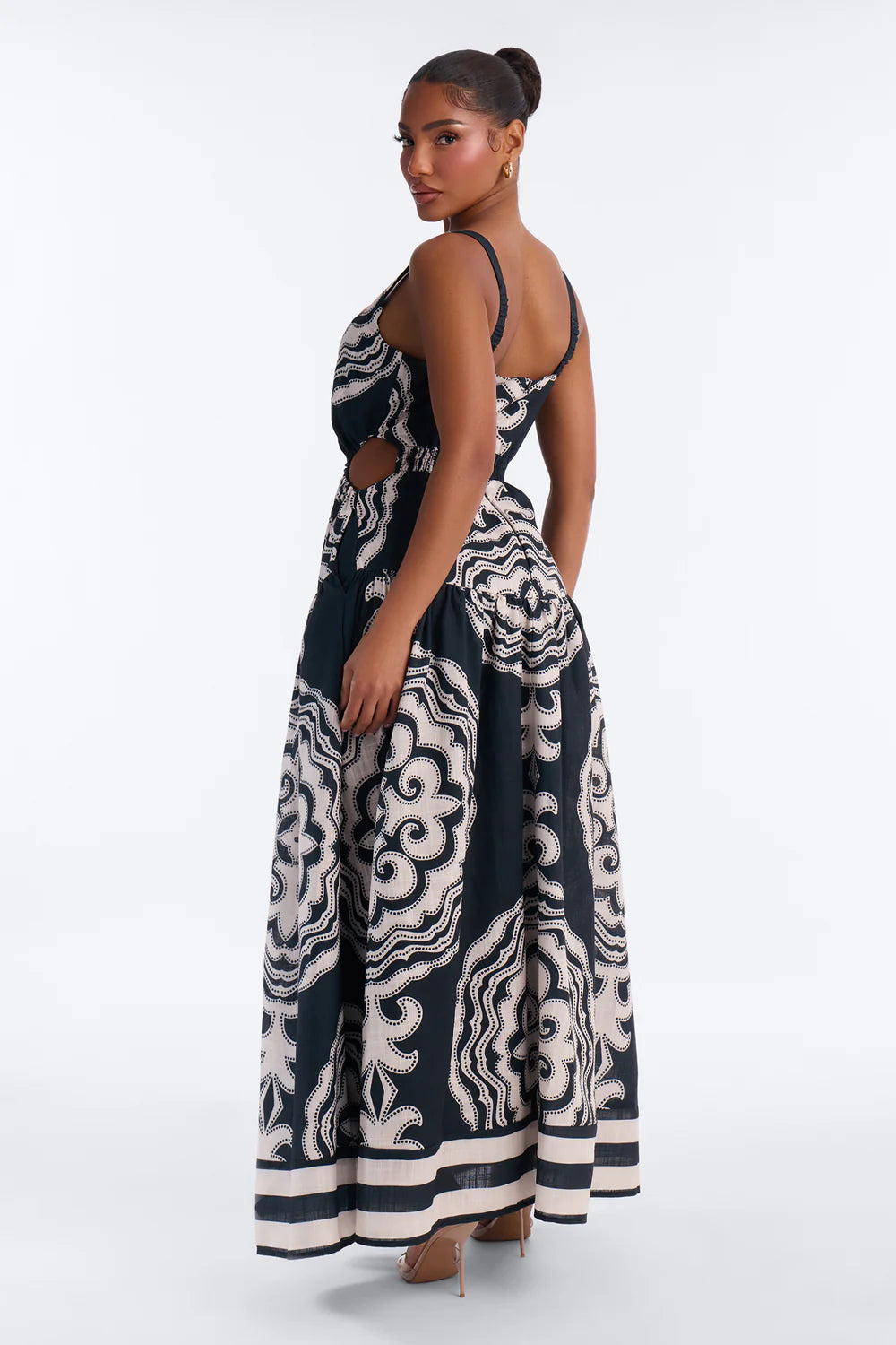 Black and Cream Baroque Print Sweetheart Cutout Maxi Dress - Front View Close Up Waist Cutout